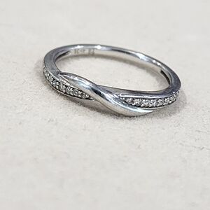 White gold wedding/enhancer band sz 7